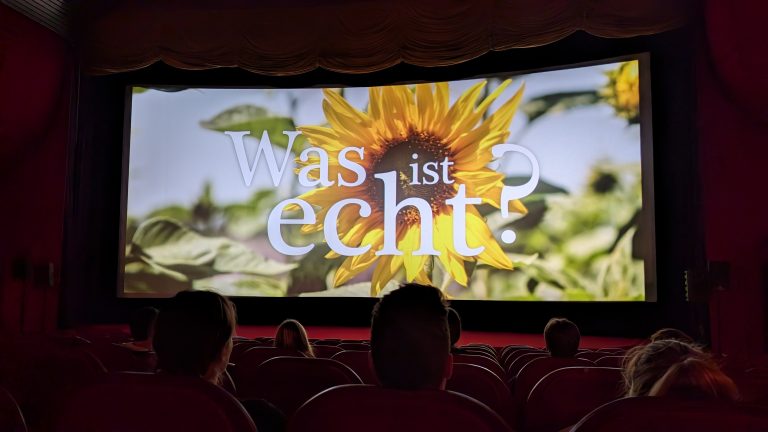 Auf großer Leinwand